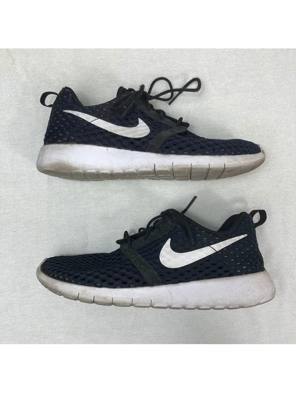 Nike Roshe One GS Black White Youth Boy 6Y Style 705485-008